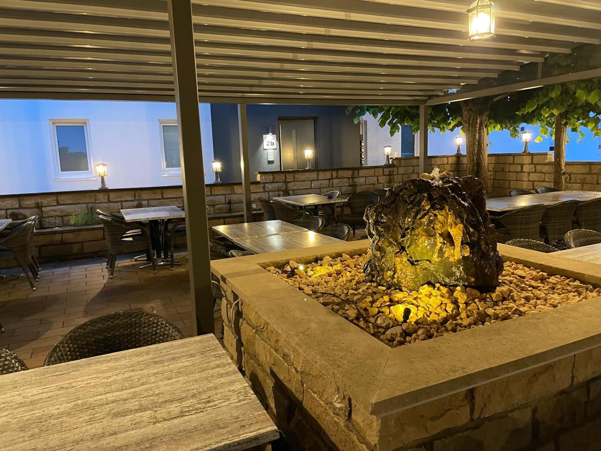 Lightplace: Smart Rooms with Biergarten & Restaurant Braunschweig Exterior photo